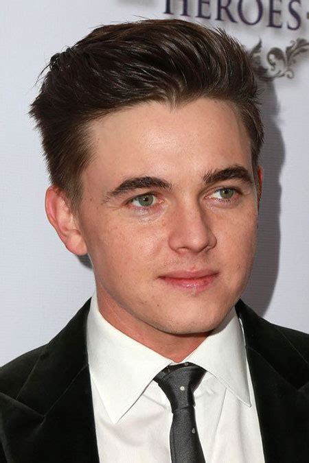 Apr 06, 2021 · haircuts for oval faces short on the sides and long on top styles will offer the best men's hairstyles for oval faces, as these cuts will lengthen and balance your shape. 15 Hairstyles for Men with Round Faces | The Best Mens ...