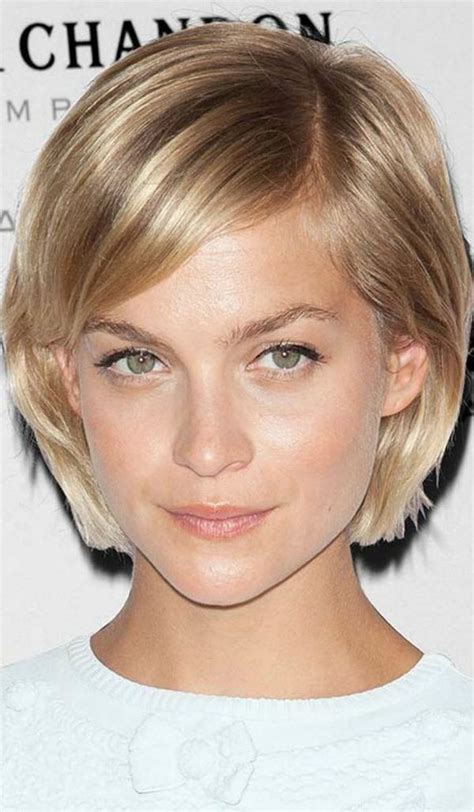 If your hair is curly, you'll have a hard time getting the brush up hairstyle. Short Straight Hairstyles for Women (Trending in September 2019)