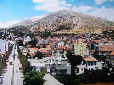 İl merkezine uzaklığı 100 km ve deniz kıyısına. Elmalı | Gezilecek Yerler