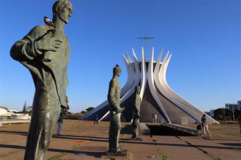Catedral De Brasília Marco Da Arquitetura Moderna Assinada Por Oscar