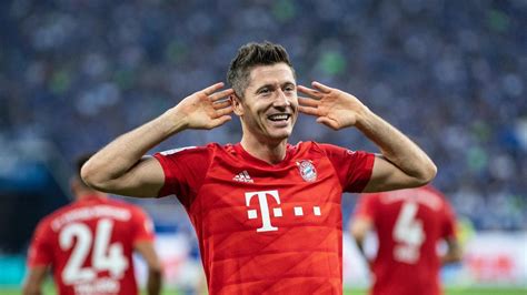 This attacking performance currently places them at 1st out of 367 for bundesliga players who've played at least 3 matches. Lewandowski'den koronavirüsle mücadeleye 1 milyon Euro