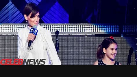 Katie Holmes And Suri Cruise Stopped By Jingle Ball To Introduce Taylor Swift Youtube