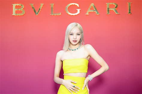Blackpinks Lisa Wore A Yellow Matching Set For Her Latest Front Row Look
