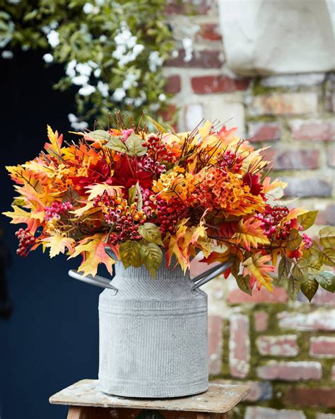Usher In Fall With Vibrant Florals That Celebrate The Beauty Of The