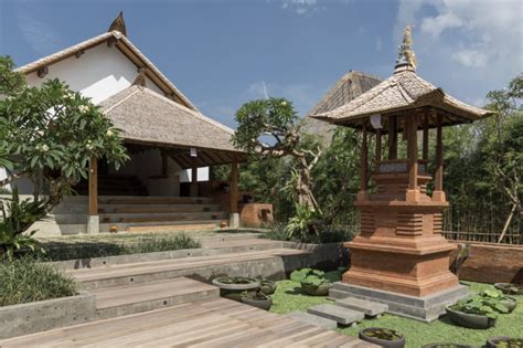 Building A Traditional Roof Using Bamboo Splits The Sirap Roofing