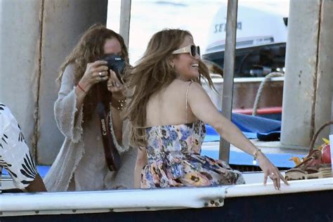jennifer lopez looks like she s having the time of her life in italy