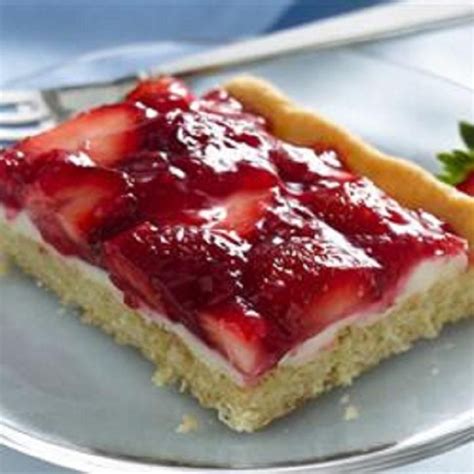 Creamy Strawberry Dessert Squares Recipe