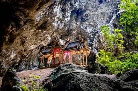 Premium Photo Phraya Nakhon Cave Khua Kharuehat Pavillion Temple In