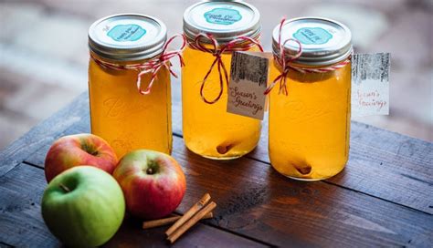 How to make apple pie and pumpkin pie jello shots recipe video. Apple Pie Moonshine Recipe with Everclear 151 for Accompanying You in Rainy Season | Tourné ...