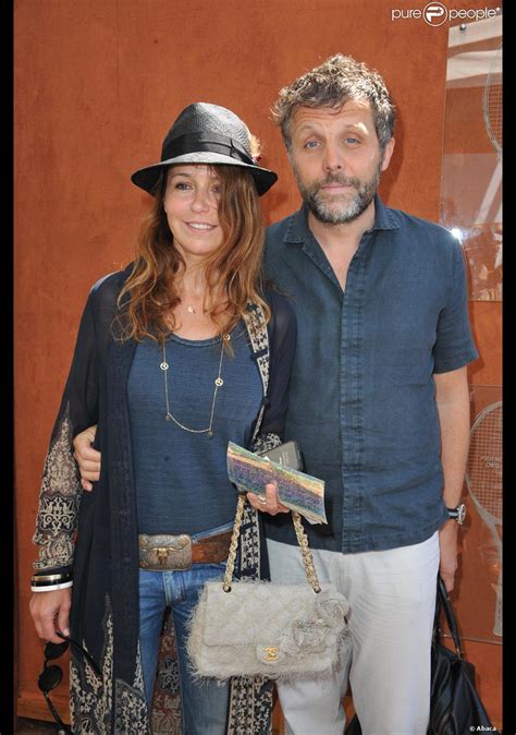 Stéphane Guillon et sa compagne Muriel Cousin, le 3 juin 2011 à Roland