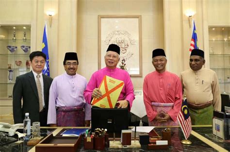 Bajet 2017: 1.6 Juta Pejawat Awam Terima Bayaran Khas ...