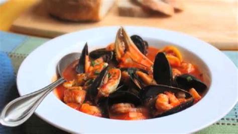 This post features a simple way of making easter bread from chef john of food wishes. Chef John's Cioppino | Recipe | Food wishes, Food recipes ...