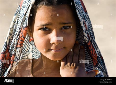 Portrait Of Young Tuareg Girl Hi Res Stock Photography And Images Alamy