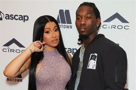 Cardi Bs Husband Offset Handcuffed By Police At Los Angeles Shopping