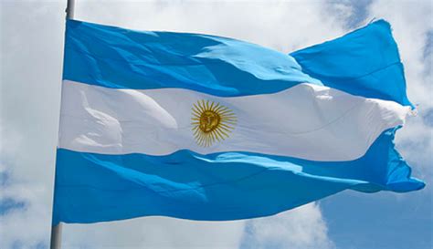 Científicos Del Conicet Revelaron El Color Original De La Bandera Argentina