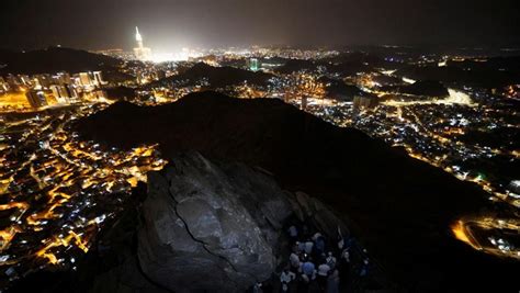 Memandang Kota Makkah Dari Puncak Jabal Nur Lokasi Gua Hira