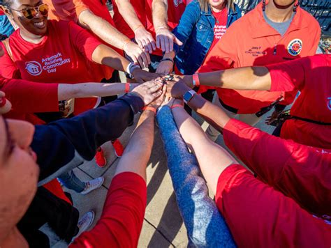 Thousands Of Aramark Employees Unite To Volunteer For Companys Annual