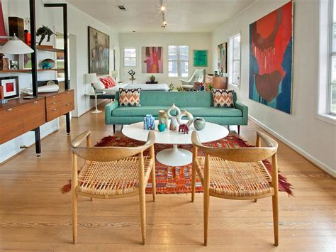 Pay homage to the period with a few iconic pieces, such as a knoll sofa, a set of saarinen tulip chairs and an eames lounge chair and ottoman. How to Get Midcentury Modern Style On Any Budget | HGTV ...