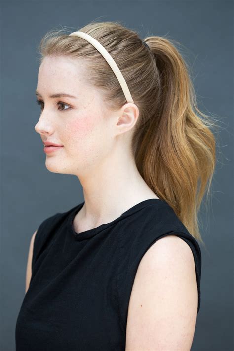 Super Easy Hairstyles You Can Do In Less Than A Minute Fast