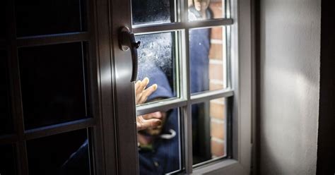 Woman Left Terrified After Pervert Knocks On Window Of Crewe Home And