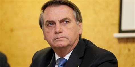 Internação de bolsonaro repercute na imprensa estrangeira. Jair Bolsonaro aparece desesperado em novela da Globo e reação bomba