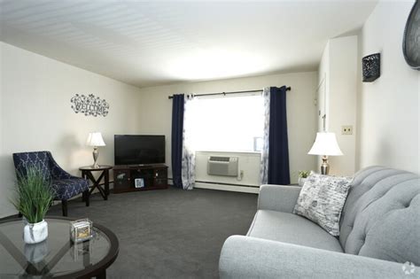 Enjoy dinner and drinks while taking in the view. Skytop Gardens Apartments - Parlin, NJ | Apartments.com