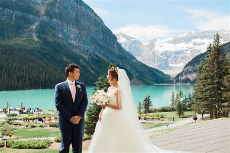 A Romantic Classic Wedding At The Fairmont Chateau Lake Louise In Lake