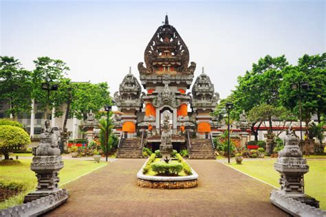 Mengenal 5 Rumah Adat Bali yang Penuh Filosofis | kumparan.com