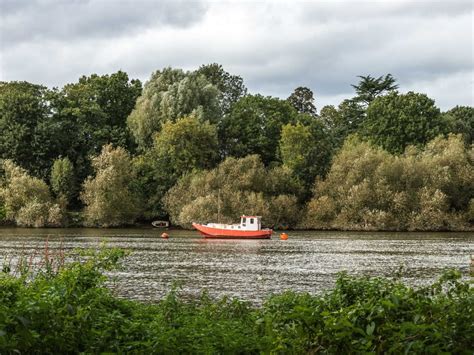 5 River Walks Along The Thames Path In London She Walks In England