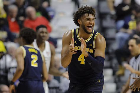 Michigan Rises To No 7 In Latest Ap Poll