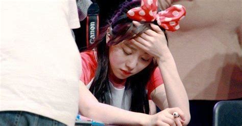 K Pop Fans Collect 55 Photos Of The Unhappiest Idols And Their Adorable Frown Faces Koreaboo