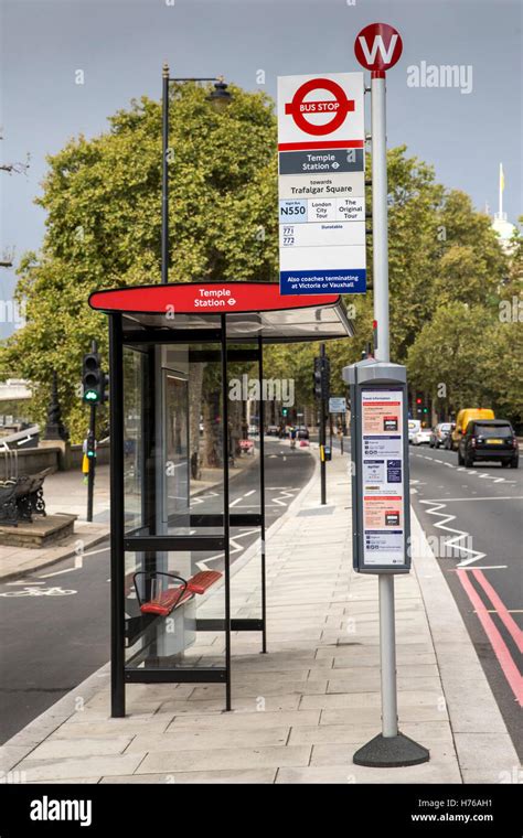 Bus Stop Shelter London Fotografías E Imágenes De Alta Resolución Alamy