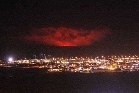 Icelands Fagradalsfjall Erupts Lighting Up Sky Near Reykjavik
