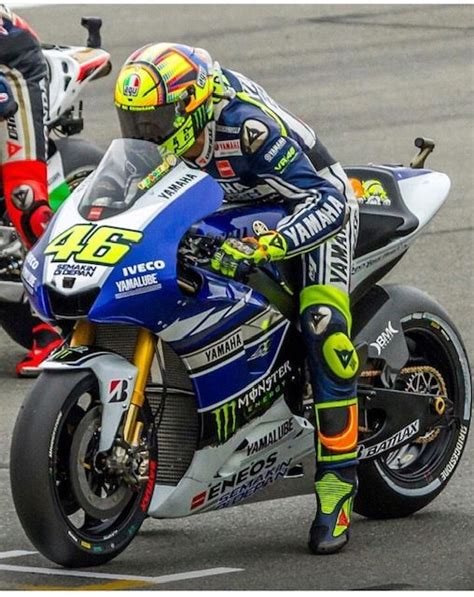 Pin By Didier Theard On Valentino Rossi Valentino Rossi Valentino