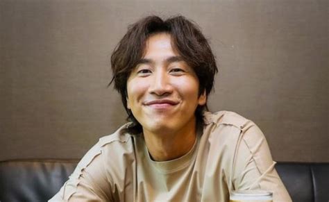 Born on july 14, 1985, he began his career as a model in 2007 and then made his acting debut in the 2008 television drama the scale of providence. lee kwang soo is best known for being a cast member of the popular variety show. Lee Kwang Soo Reveals How Long He Plans To Appear On ...