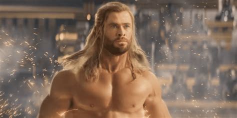 Chris Hemsworth Goes Naked For Thor Trailer Marvel Fans Stunned Adult News Portal