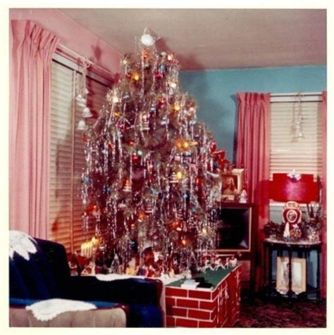 50 Photos Showing How People Used To Decorate Their Homes In The 50s