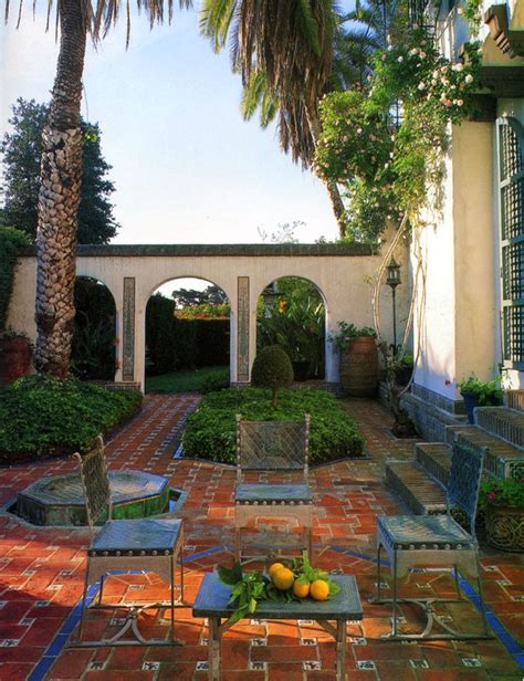 Spanish Courtyard Spanish Colonial Style Homes Pinterest
