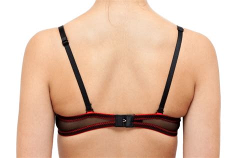 11 Signs And Symptoms Of A Bra That Doesn T Fit ParfaitLingerie Com