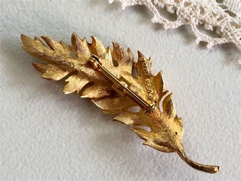 Vintage Signed Coro 1961 Gold Tone Leaf Pin Brooch Etsy