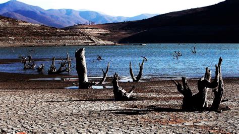 Es una pregunta que luis larrondo, dr. El avance del cambio climático en lagos y lagunas de Chile ...