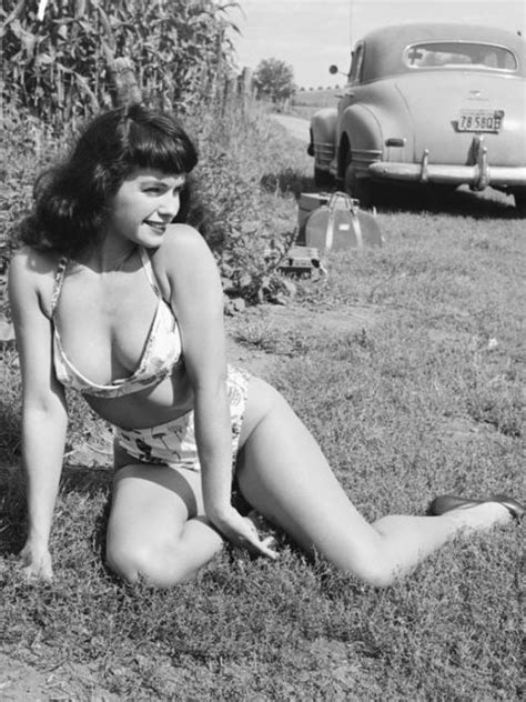 Celebrity Swimsuits Pictures Of Iconic Swimsuit Style