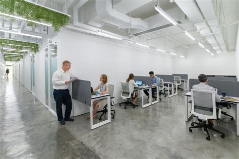 Urumqi delivery business unit sales department sales center 乌鲁木齐寄递事业部小包业务营销中心营业部. 共用工作空間theDesk統一中心工作相片