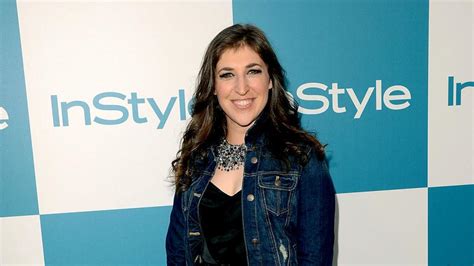 Mayim Bialik Doing Fine After Car Accident Entertainment Tonight