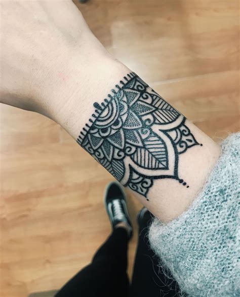 dotwork-tattoo-mandalatattoo-tattoo-bracelet,-cuff-tattoo,-mandala-wrist-tattoo