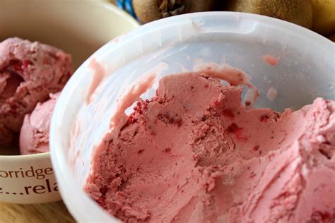 Vanilla and chocolate custard ice cream recipes. Strawberry and Balsamic Vinegar Ice Cream - Recipe