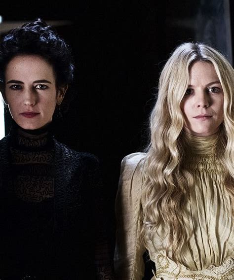 Penny Dreadful Eva Green As Vanessa Ives And Olivia Llewellyn As Mina