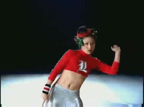 Hollaback Girl Music Video Gwen Stefani Image 27189395 Fanpop