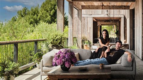 Mila kunis ashton kutcher haus. Celeb Homes: Ashton Kutcher & Mila Kunis's Sustainable L.A ...