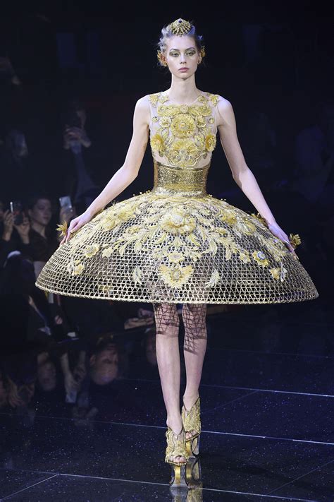 Guo Pei Spring 2018 Couture Fashion Show Collection